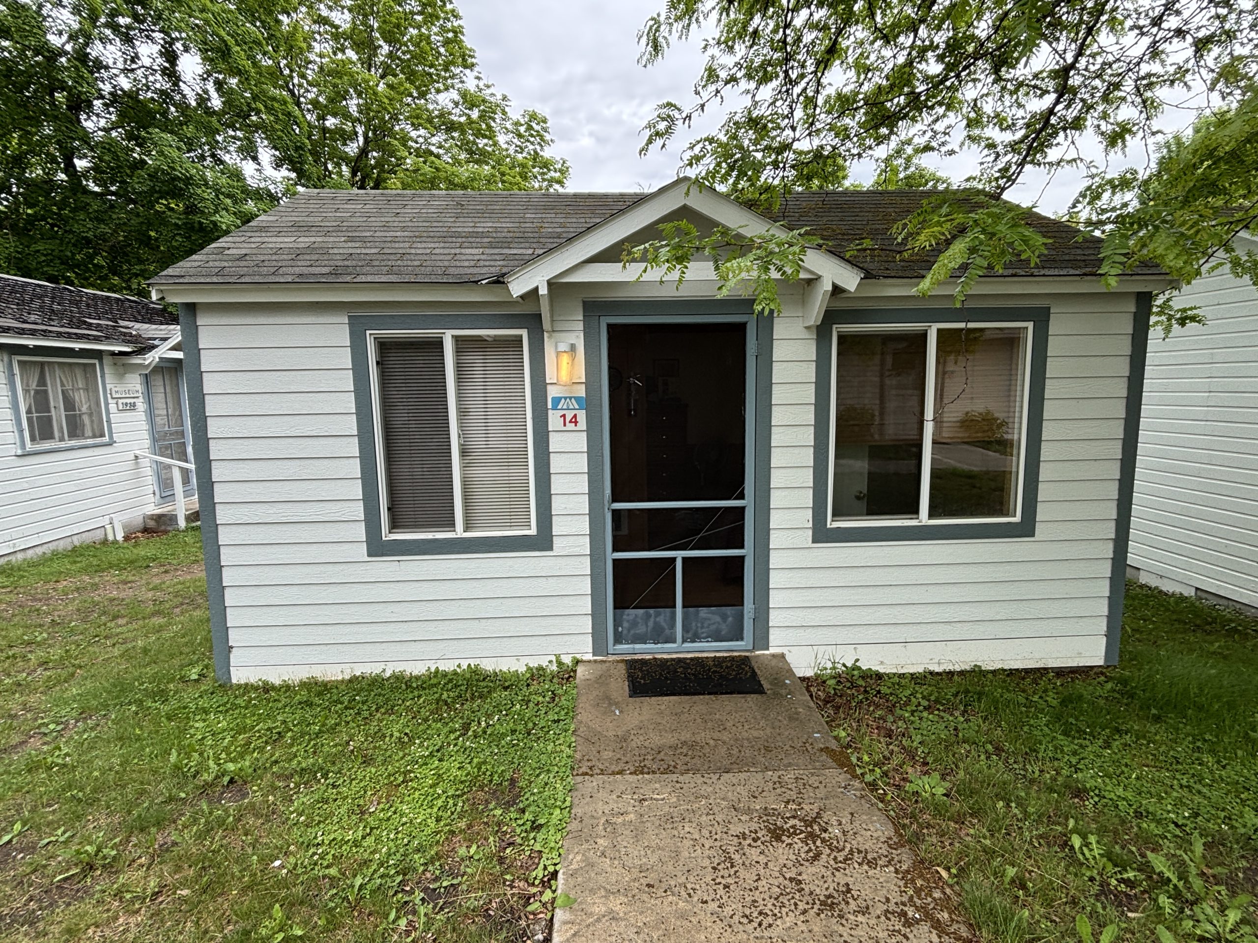 Basic Cabin – No Kitchen